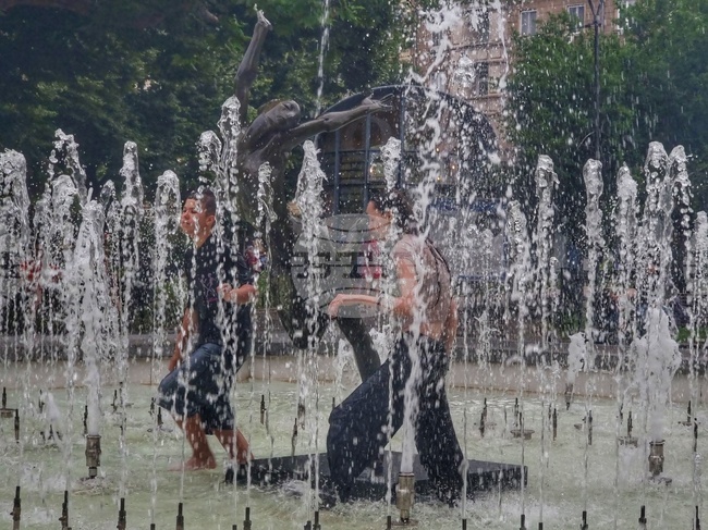 Горещо време