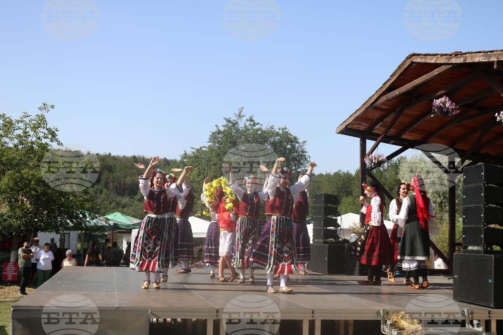 Село Красен - фолклорен събор „Край язовир Дрян“