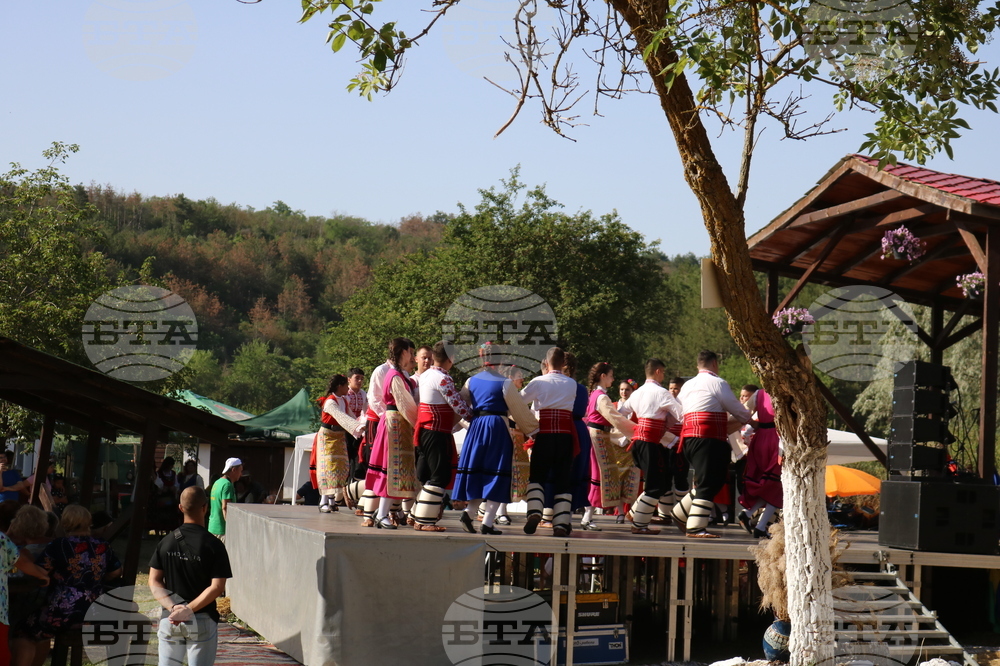 Село Красен - фолклорен събор „Край язовир Дрян“