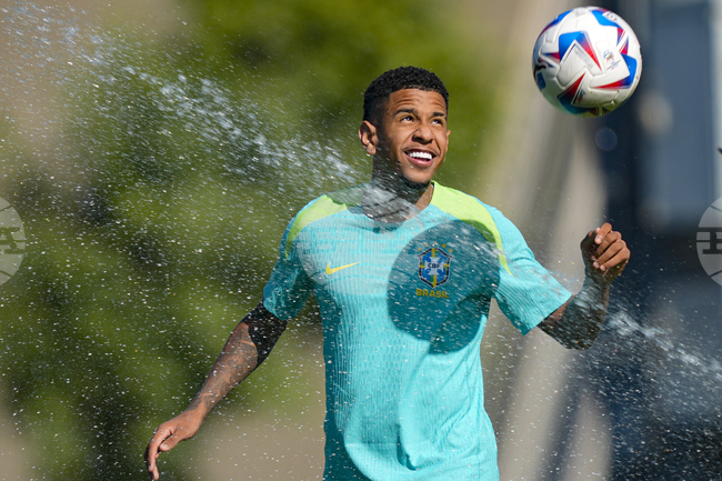 Реал Мадрид подготвя оферта за крилото на Манчестър Сити Савио