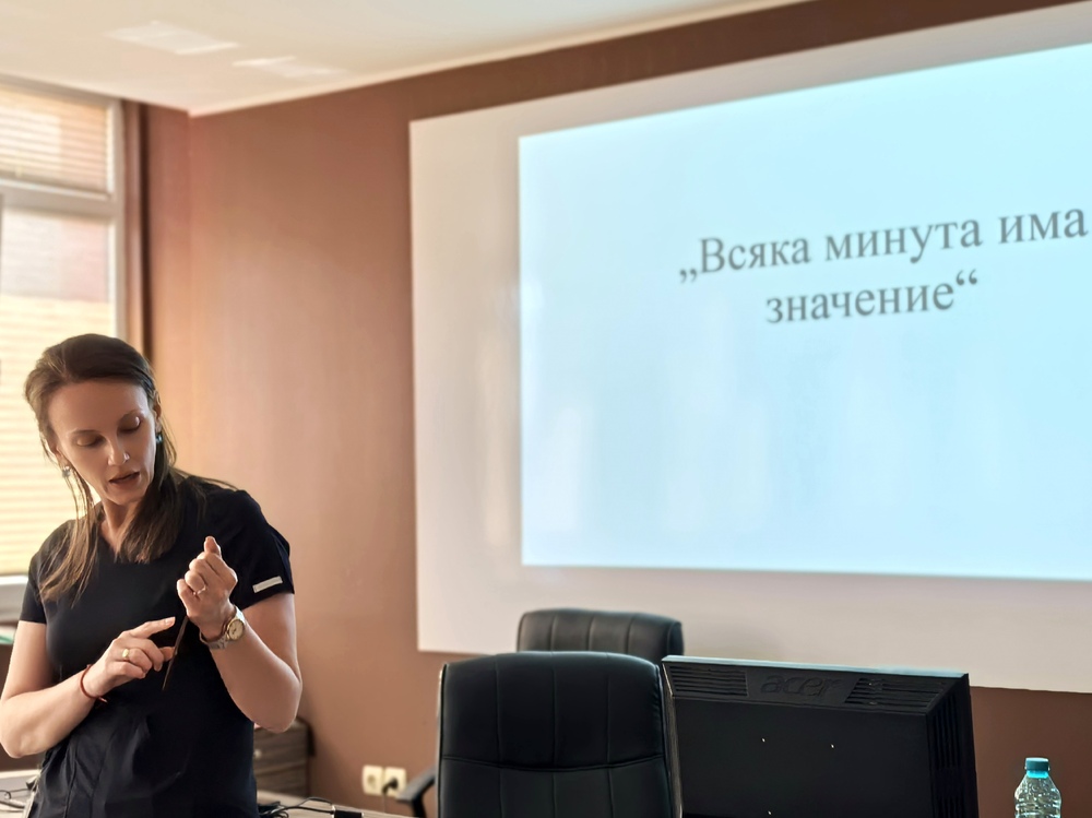 УМБАЛСМ „Н. И. Пирогов“: Десетки хора от различни части на България бяха консултирани и обучени от доц. Мария Димитрова, доц. Николай Велинов и екипа на Клиниката по нервни болести в "Пирогов"