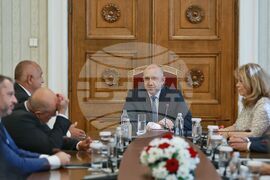 Президент - ГЕРБ-СДС - консултации