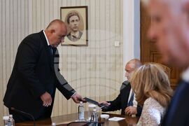 Президент - ГЕРБ-СДС - консултации