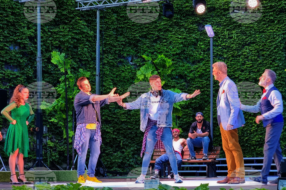 Варна - Летен театър - Мюзикъл „Здравей! Как си, приятелю?“