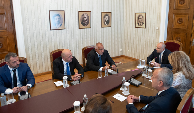 Румен Радев: Основен въпрос след провелия се предсрочен парламентарен вот е защо българите масово не излязоха да гласуват