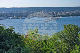 Варна - Панорамна площадка - предпазен парапет - катинари