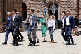 Президент - парламентарни групи - консултации - ПП-ДБ 