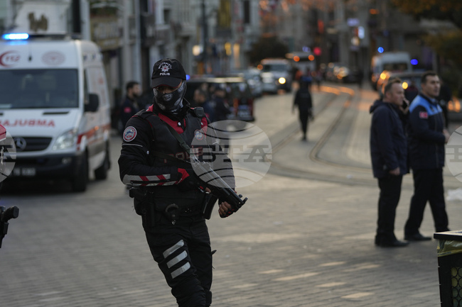 Близо половин тон наркотици са били иззети при операции на турската полиция в Истанбул, съобщи турският вътрешен министър 