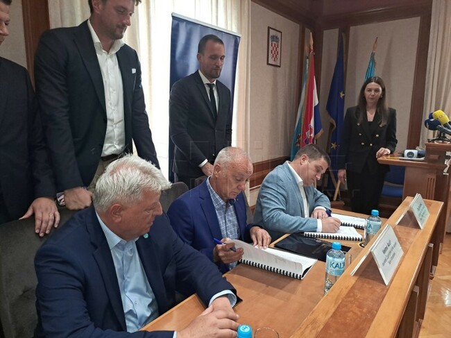 ХИНА: В пристанищната инфраструктура на хърватския адриатически град Нови Винодолски се инвестират 15,5 млн. евро