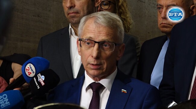 Ние нищо не дължим на Борисов, каза Николай Денков в отговор на въпрос дали ще върнат жеста за подкрепа