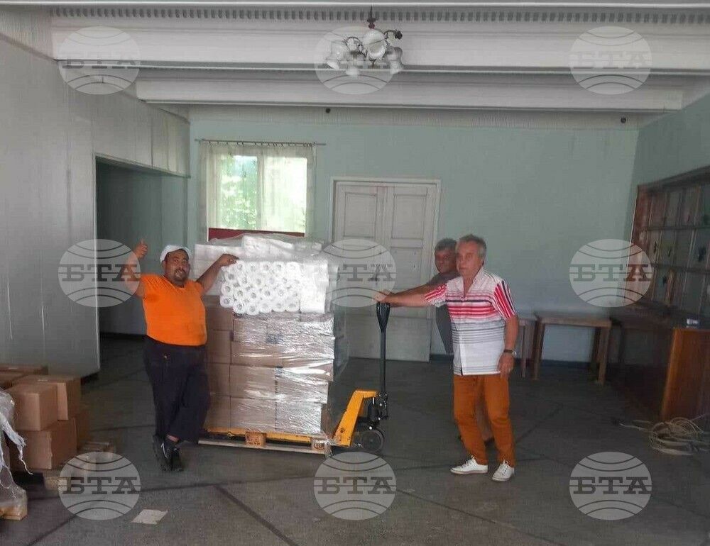 Приключи вторият транш от раздаването на храни и хигиенни продукти от БЧК в населените места на община Шумен