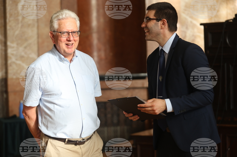 СУ „Св. Климент Охридски“ - Андрю Коутс - лекция - „Изследване на Слънчевата система“