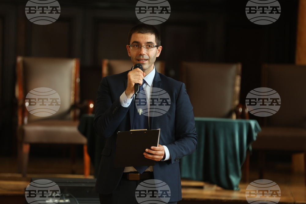 СУ „Св. Климент Охридски“ - Андрю Коутс - лекция - „Изследване на Слънчевата система“