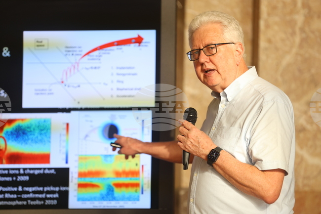 СУ „Св. Климент Охридски“ - Андрю Коутс - лекция - „Изследване на Слънчевата система“