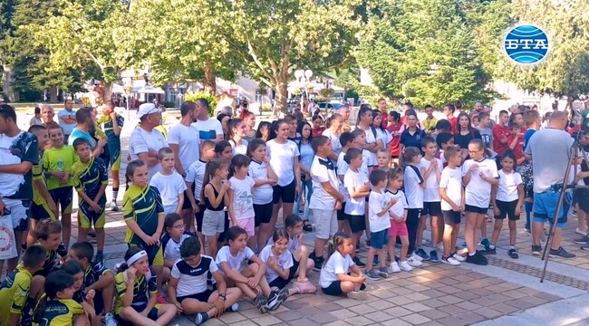 С турнир по футбол за деца, състезания по лека атлетика и силов многобой премина "Здравей, ваканция без дрога" в Троян