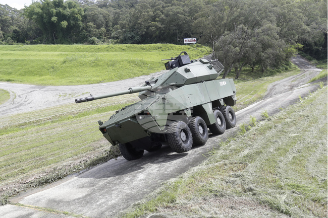 Китай протестира пред САЩ заради продажба на оръжия на Тайван