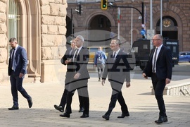 Президент - „Възраждане“ - консултации