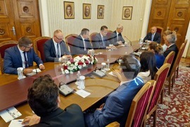 Президент - „Възраждане“ - консултации