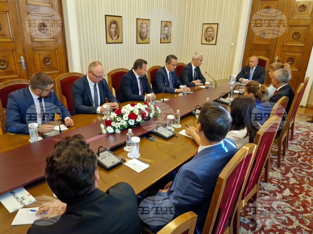 Президент - „Възраждане“ - консултации