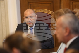 Президент - „Възраждане“ - консултации