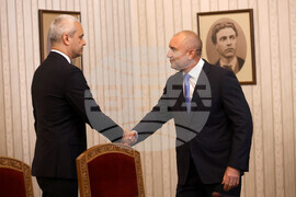 Президент - „Възраждане“ - консултации