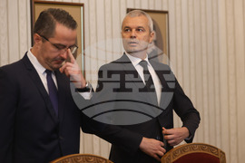 Президент - „Възраждане“ - консултации