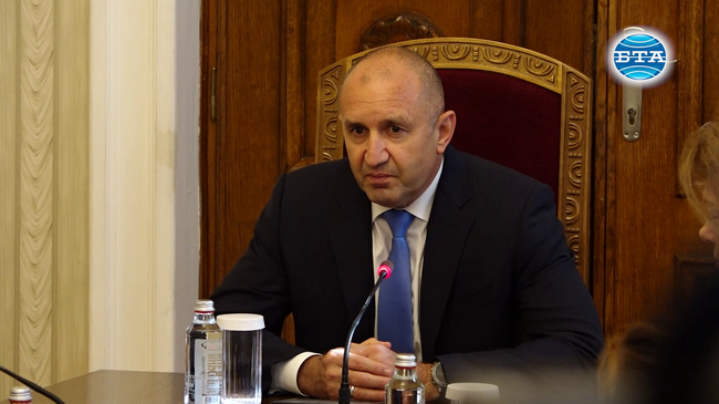 Имате ли формула за излизане от нелеката политическа ситуация, попита Румен Радев представителите на „Възраждане“