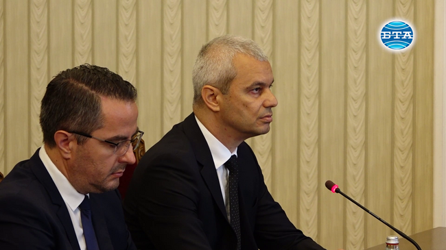 Възможно е да има правителство в този парламент, 125 мандата са различни от ГЕРБ – ДПС, смята Костадин Костадинов