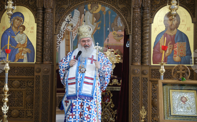 Варна - Храм "Свети преподобномъченик Прокопий Варненски" - литургия