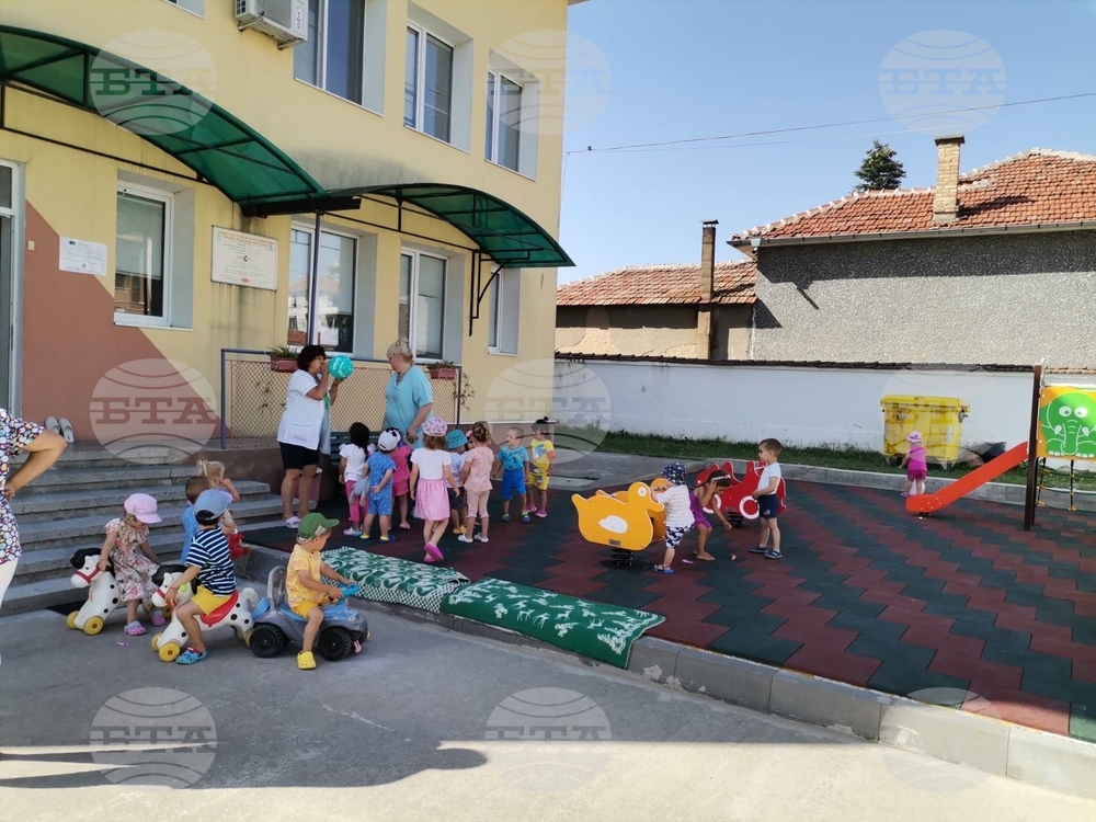 Приключиха ремонтните дейности в детските градини в павелбанските села Скобелево и Търничени