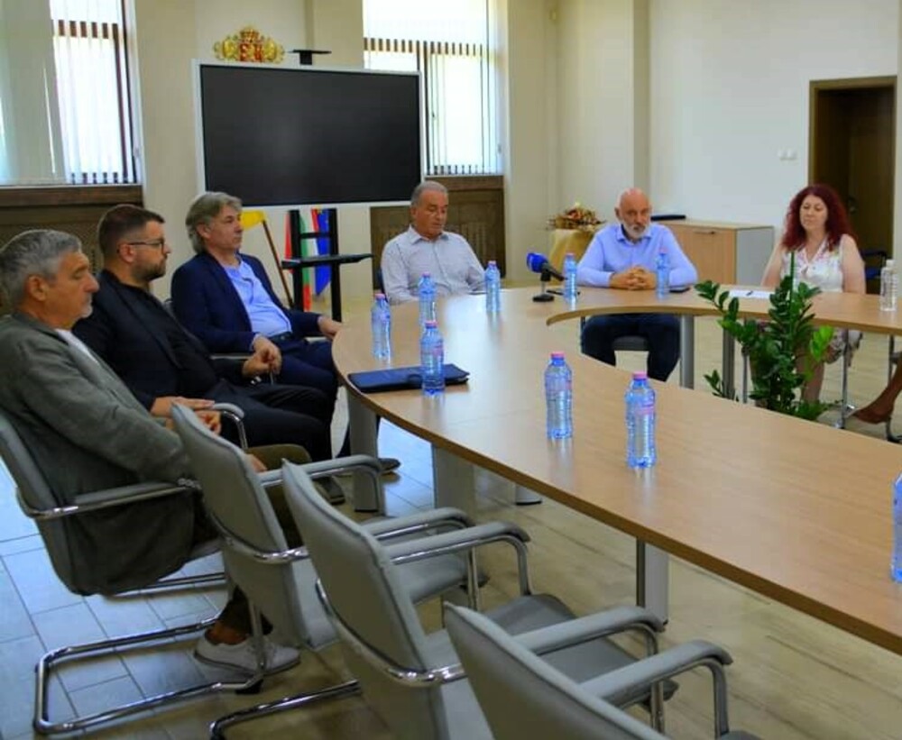 Община Асеновград: Започва изпълнението на проекта за улично осветление в Асеновград