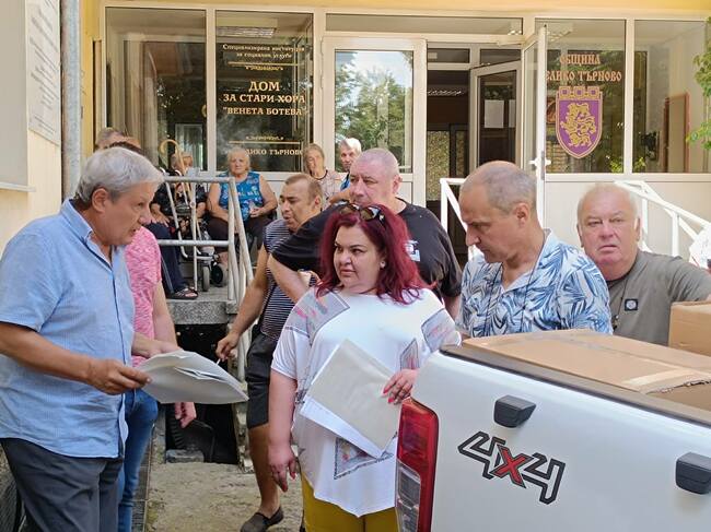 Държавна агенция "Държавен резерв и военновременни запаси": Започна раздаването на помощта от Държавния резерв за социални домове във Велико Търново