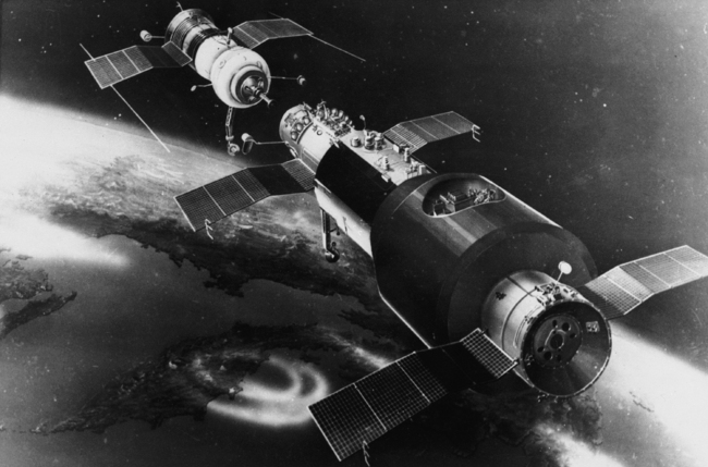 На 30 юни 1971 г. загива целият екипаж на космическия кораб „Союз-11“