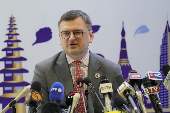 Подозрителните пратки, изпратени на украински дипломатически мисии, идват от Германия, каза украинският външен министър Дмитро Кулеба