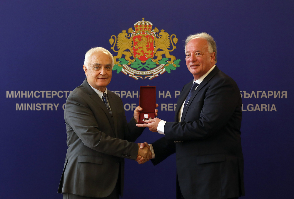 BTA :: Defence Minister, NATO's International Affairs Adviser Discuss ...