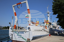 Варна - изложба - научноизследователски кораб на БАН „Академик“ - годишнина