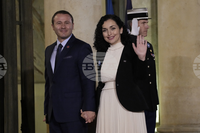 Косовският президент замина на посещение във Ватикана