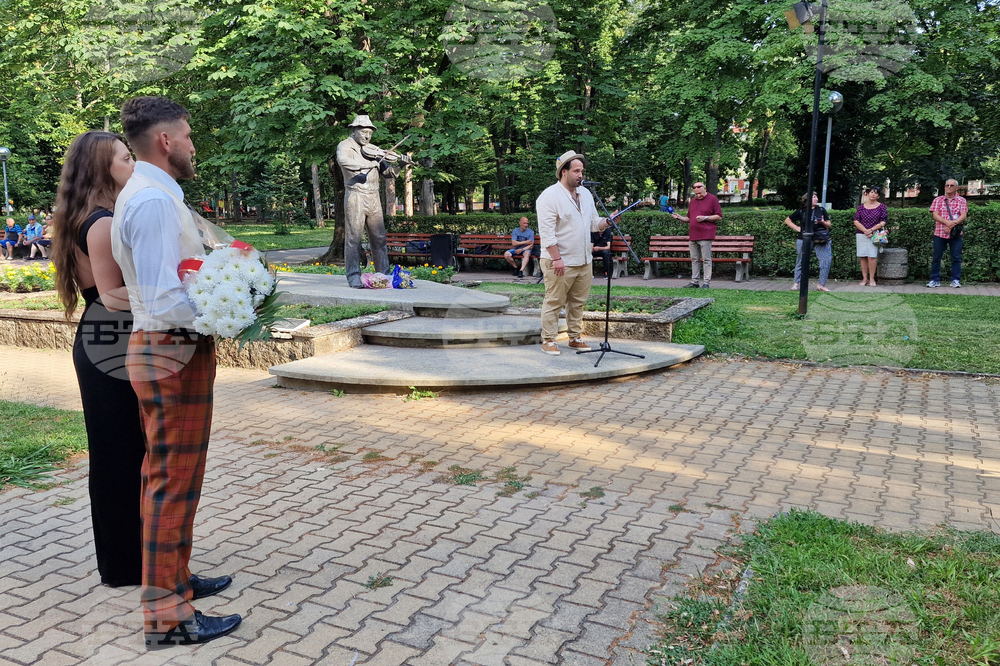Шумен - комедиен театрален фестивал „Тодор Колев“ - откриване