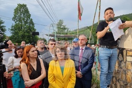 Село Бързия - преминаване на тирове през прохода Петрохан - протест