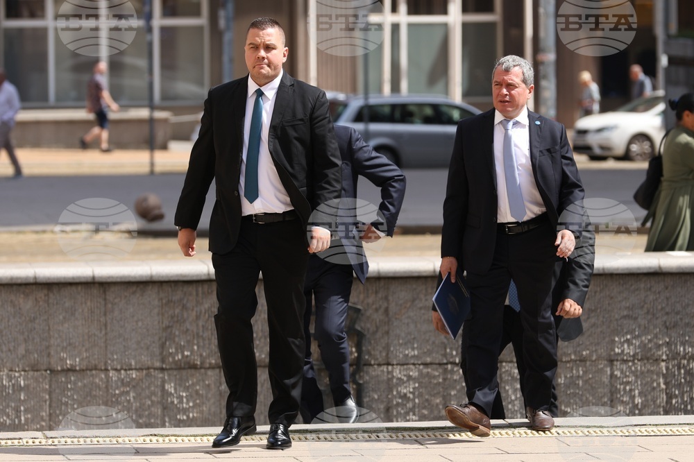 Президент - парламентарни групи - консултации - „Има такъв народ“