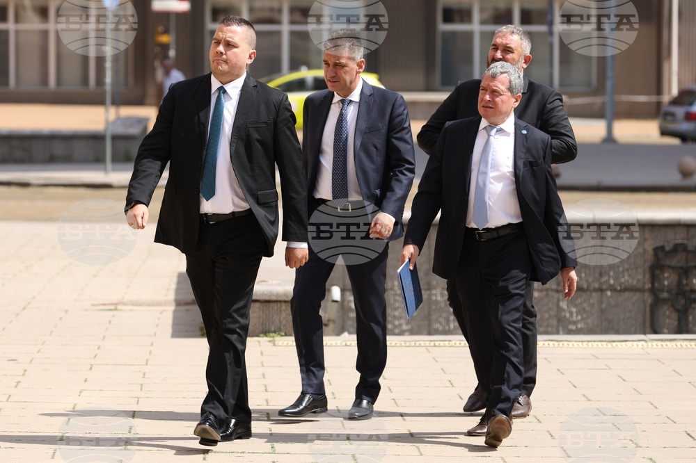 Президент - парламентарни групи - консултации - „Има такъв народ“