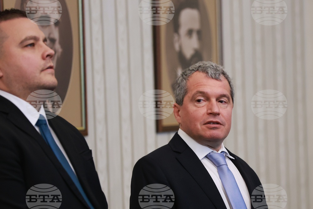 Президент - "Има Такъв Народ" - консултации