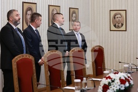 Президент - "Има Такъв Народ" - консултации