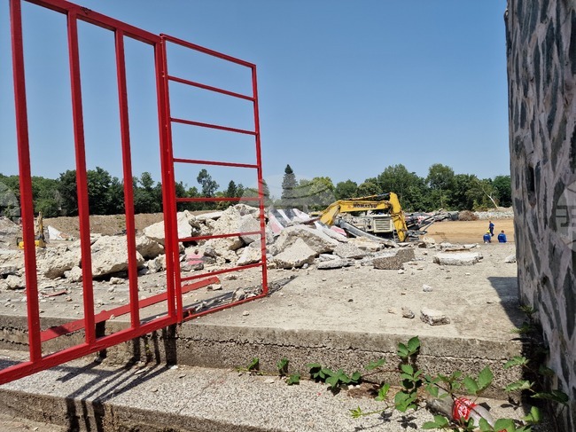 Стадион "Българска армия" - разрушителни дейности