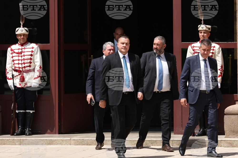 Президент - парламентарни групи - консултации - „Има такъв народ“