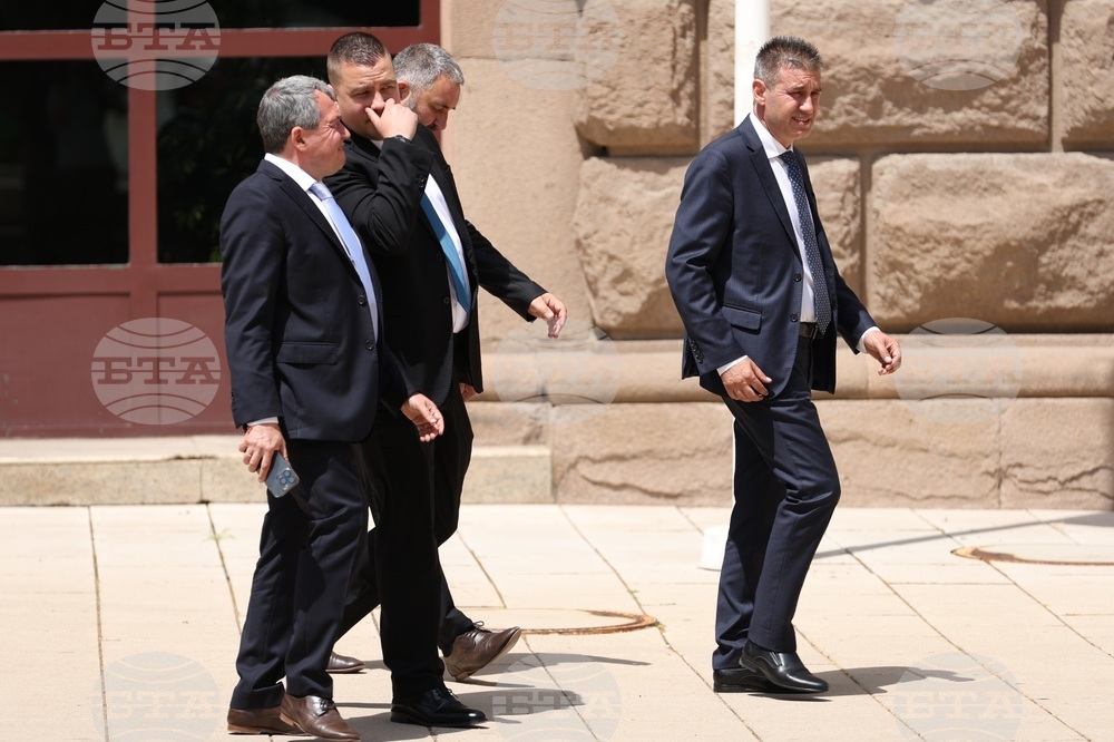 Президент - парламентарни групи - консултации - „Има такъв народ“