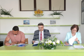 Троян - Кирил Вълчев - Донка Михайлова - договор за медийно партньорство - фестивал Jam on the river