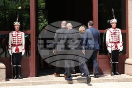 Президент - парламентарни групи - консултации - „Величие“