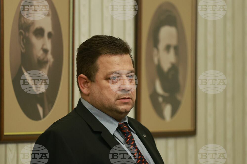 Velichie Floor Leader Markov Suspends Participation in Party Meetings