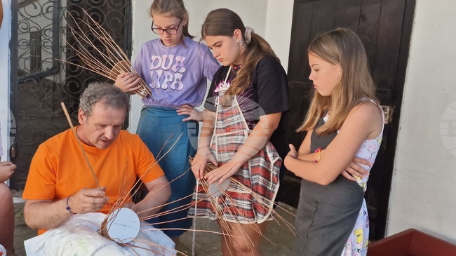 Търговище - демонстрация - кошничарство